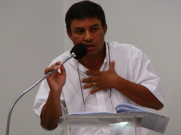 Vereador Reinaldinho questiona cobrança das taxas Sanitária e de Viação